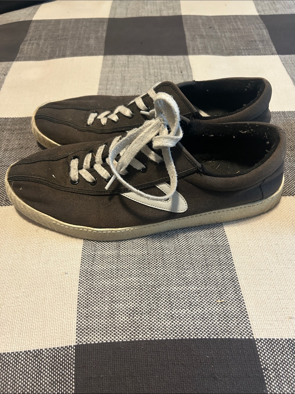 Tretorn Black Canvas Low-Top Sneakers with White Accent